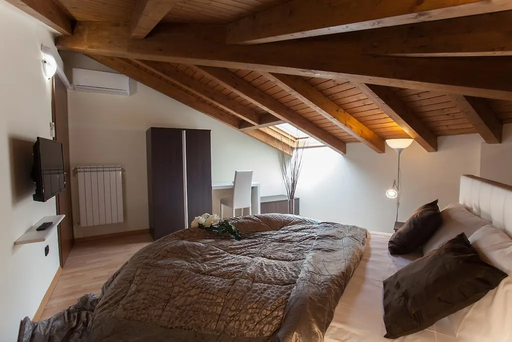 Acquaterrafuoco - City Apartments Como